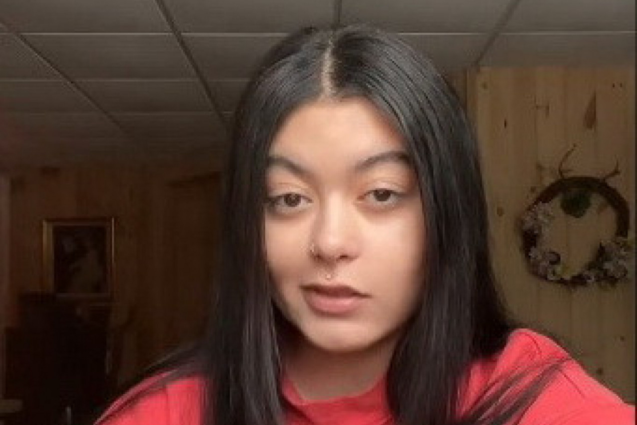 MOGU DA NATERAM LJUDE DA URADE BILO ŠTA ZA MENE, jedan čovek mi je dao 150.000 dolara! Evo šta se krije iza priče ove neobične, mlade žene! (VIDEO)