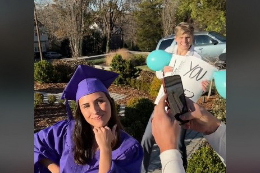 PROSLAVLJALA JE DIPLOMIRANJE NI NE SLUTEĆI ŠTA DEČKO IZA NJE RADI, kada je videla fotografije umalo nije pala u nesvest od šoka (VIDEO)