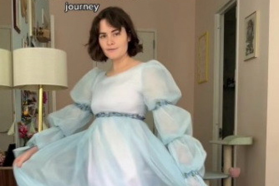 KUPILA JE STARU HALJINU ZA 55 DOLARA I POTPUNO JE TRANSFORMISALA: Da li biste se u ovome pojavili u javnosti? (FOTO)