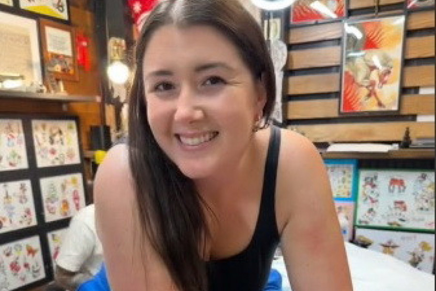 NISMO IMALI ODNOSE, A SADA ĆE OTKRITI ŠTA ZNAČI MUŠKO IME NA MOM INTIMNOM DELU: Mlada spremila iznenađenje budućem suprugu koje nikada neće zaboraviti (VIDEO)