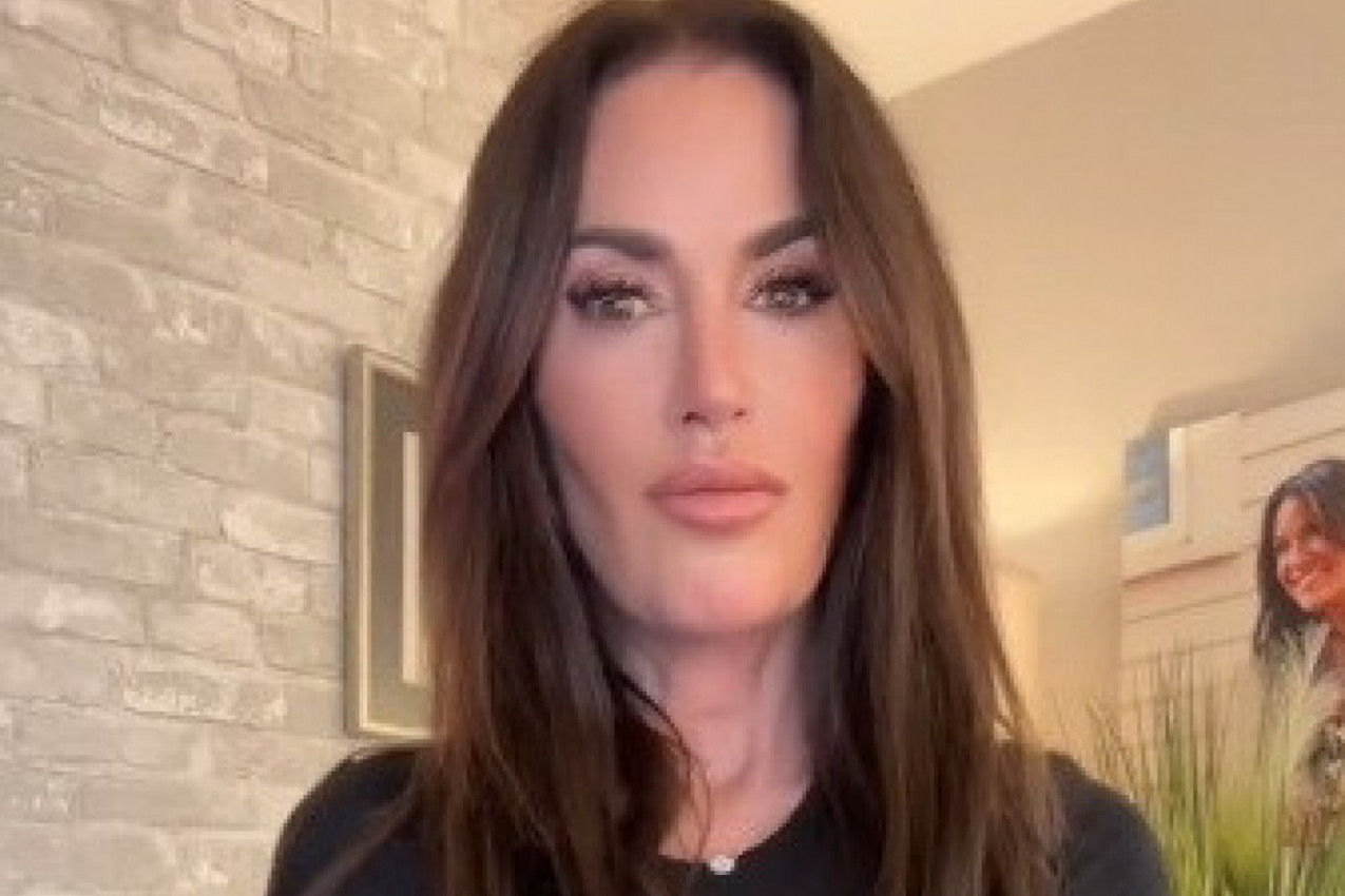 ONA UVELIKO GAZI SEDMU DECENIJU, A IMA TELO KAO DVADESETOGODIŠNJAKINJA: Priznala je da je uradila samo jednu plastičnu operaciju, da li možete da pogodite koju? (VIDEO)