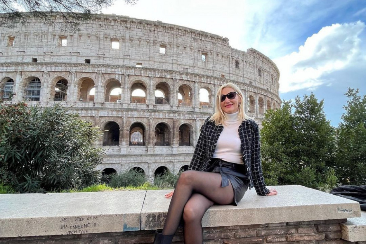 DOBILA JE TUMOR, A ONDA JU JE SUPRUG OSTAVIO: Potresna priča voditeljke RTS koju je godinama skrivala (FOTO)