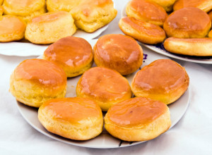 OBRADUJTE MLADENCE NA DANAŠNJI DAN: Posni mladenčići, brz i lak kolač!