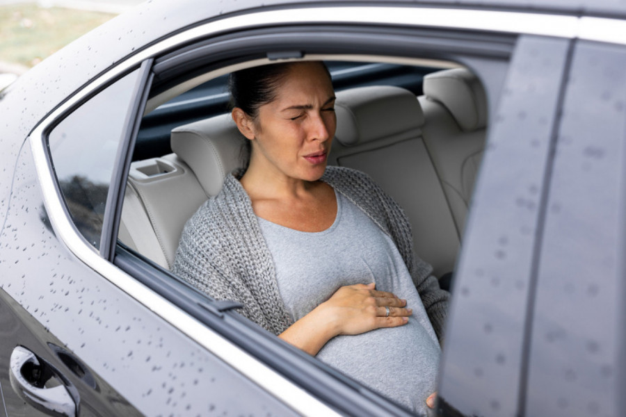 VOŽNJA KOJU JEDAN TAKSISTA NIKAD NEĆE ZABORAVITI: Uletela je u auto, a onda su krenuli vriska i krici, njegov potez je sve iznenadio!