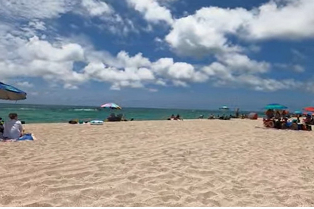 NA OVOJ PLAŽI VAS MOGU UHAPSITI AKO PREKRŠITE JEDNO PRAVILO: Evo šta je najstrože zabranjeno na jednom od rajeva na zemlji! (FOTO)