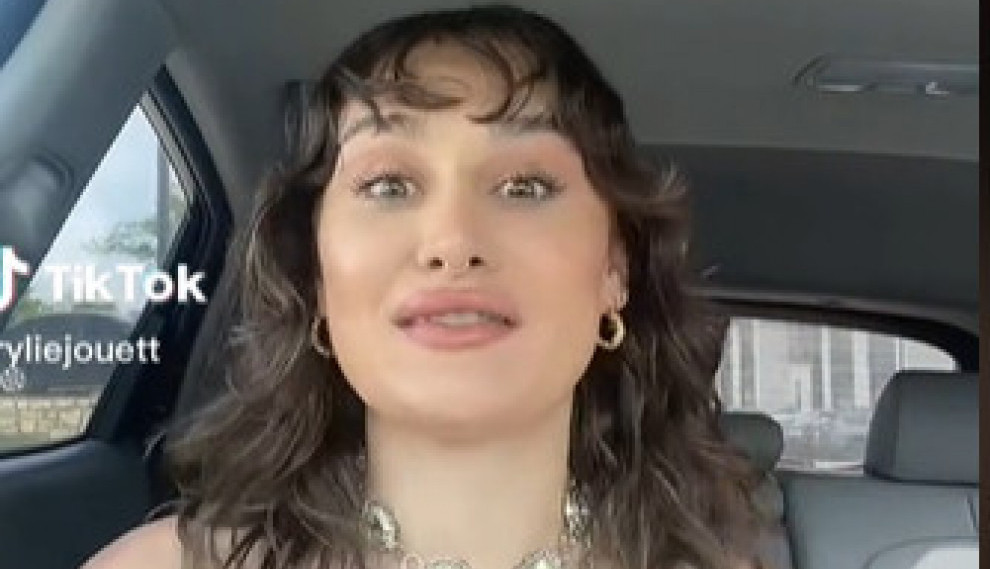 GODINAMA JE IGNORISALA DEČKA I PONIŽAVALA GA, A ONDA JE SVE DOŠLO NA NAPLATU: Ovu devojku stigla je karma kojoj se nije nadala, KRAJNJE BIZARNO!