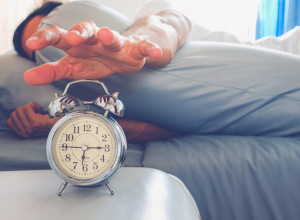 ZNATE LI DA LI SUTRA SPAVAMO SAT VREMENA DUŽE ILI KRAĆE? Ovo su simptomi koje možete osetiti ODMAH nakon pomeranja sata, a posledice mogu biti i fatalne, upozoravaju stručnjaci!