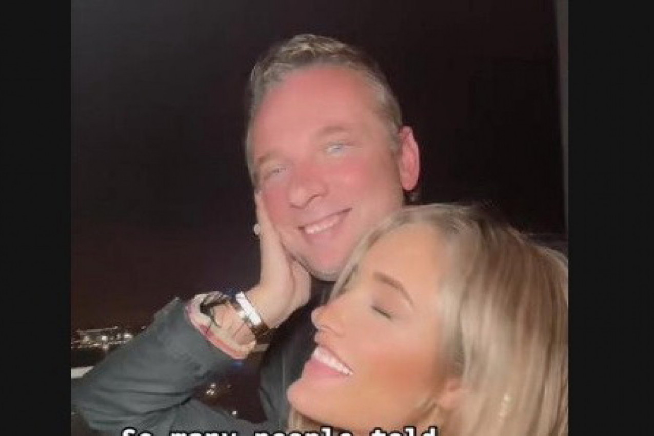 UDALA SE ZA SVOG ŠEFA KOJI JE 20 GODINA STARIJI OD NJE: Ali onda mu je javno tražila da joj napravi dete, ovo je njegova reakcija (FOTO)