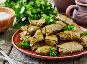 NAJUKUSNIJE POSNE SARMICE OD ZELJA PO RECEPTU S JUGA: Idealan ručak u prolećnim danima!