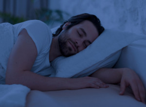 UKOLIKO OVO VOĆE JEDEMO UVEČE LAKŠE ĆEMO ZASPATI: Naučnici otkrili rešenje za nesanicu! (FOTO)