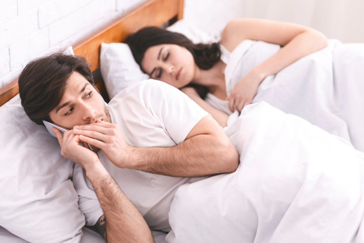 U CVEĆARI KOJU VODI SA SUPRUGOM POJAVILA SE VLASNICA HOTELA: Posle jedne njene rečenice otkrivena je šokanta tajna, u trenu se sve promenilo (FOTO)