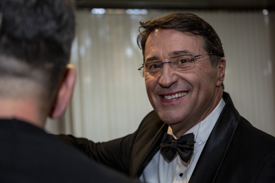 NEĆETE VEROVATI KOJU ŠKOLU JE ZAVRŠIO JOVAN MEMEDOVIĆ: Ovaj detalj iz voditeljevog života je malo ko znao! (FOTO)