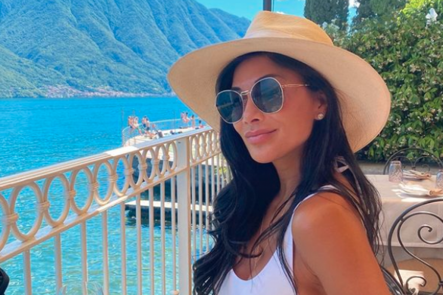 OTAC JU JE NAPUSTIO, ŽIVELA JE U SIROMAŠTVU I BORILA SE SA OPASNIM POREMEĆAJEM: Pevačicin život nije nimalo luksuzan kao što se mislilo (FOTO)