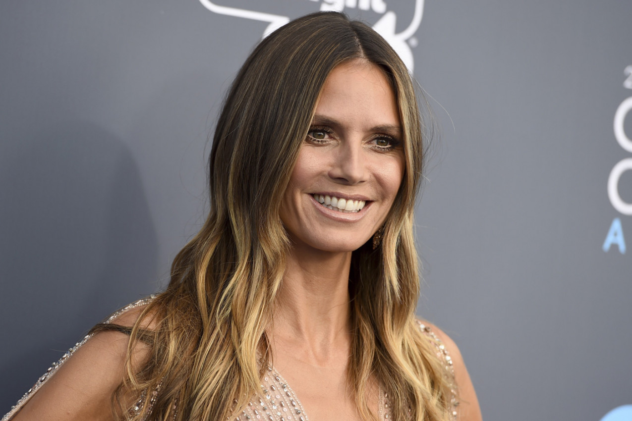 HAJDI KLUM I HALE BERI NAGE ZA USKRS: Zvezde počastile fanove za praznike, da li je ovo prikladno? (FOTO)