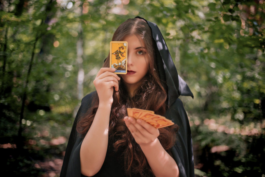 TAROT PREDVIĐANJE ZA KRAJ APRILA: Blizanci će imati sreće na lutriji, Lavove čeka neslućeni uspeh, Ribe da poslušaju intuiciju, a čudo čeka i ostale!