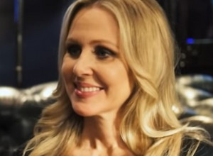 POSLE 30 GODINA SNIMANJA FILMOVA ZA ODRASLE SAD ODBIJA DA RADI JEDNU STVAR! Čuvena Džulija priznala: Moje telo to više ne može da podnese! (VIDEO)