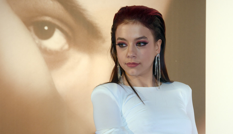 EVO KOLIKO ZAPRAVO GODINA IMA ANITA OGNJANOVIĆ: Mlada glumica izazvala opšte kontroverze u javnosti (FOTO)