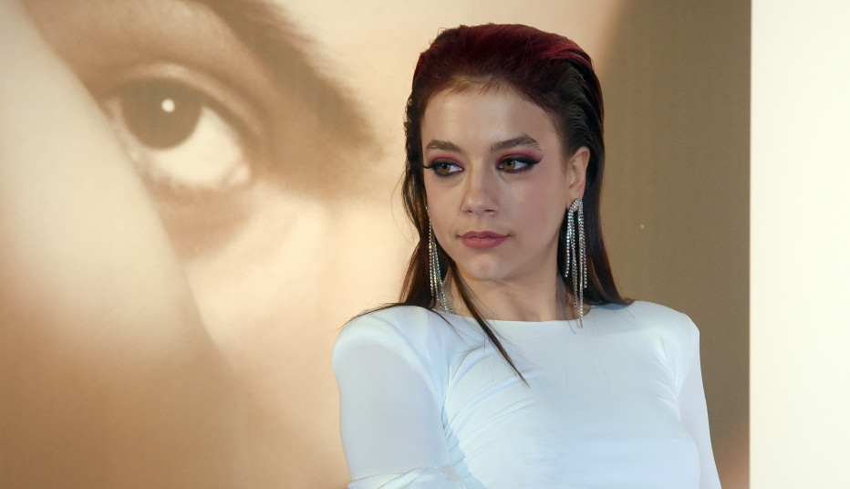 EVO KOLIKO ZAPRAVO GODINA IMA ANITA OGNJANOVIĆ: Mlada glumica izazvala opšte kontroverze u javnosti (FOTO)