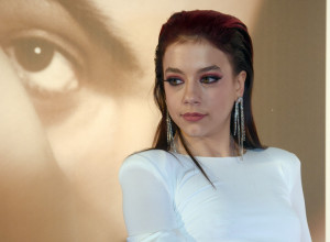 EVO KOLIKO ZAPRAVO GODINA IMA ANITA OGNJANOVIĆ: Mlada glumica izazvala opšte kontroverze u javnosti (FOTO)