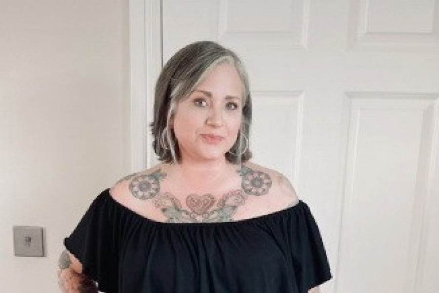 OBRIJALA JE GLAVU NAKON RASKIDA SA DEČKOM, EVO ŠTA JE RAZLOG: Majka dvoje dece više nije mogla da krije svoju tajnu (VIDEO)