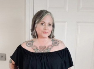 OBRIJALA JE GLAVU NAKON RASKIDA SA DEČKOM, EVO ŠTA JE RAZLOG: Majka dvoje dece više nije mogla da krije svoju tajnu (VIDEO)