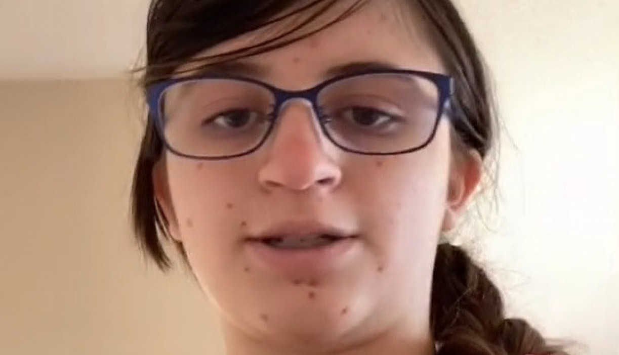 KADA OVA DEVOJKA RASPUSTI KOSU ZA NJOM LUDE SVI MUŠKARCI: O njoj bruji svet, nikome nije jasno kako je to uopšte moguće! (VIDEO)