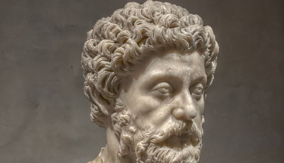 Čovek živi samo današnji trenutak. Sve ostalo ili je već prošlo ili je neizvesno hoće li doći.’