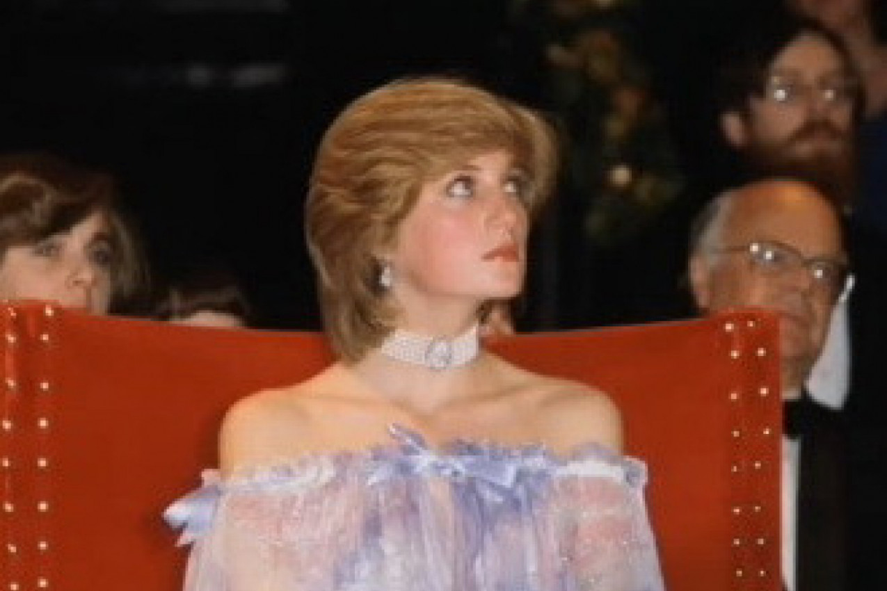 SKLOPILA JE OČI I SAMO JOJ JE PALA GLAVA: Isplivao snimak princeze Dajane koji je podsetio na period koji Britanija neće zaboraviti (VIDEO)