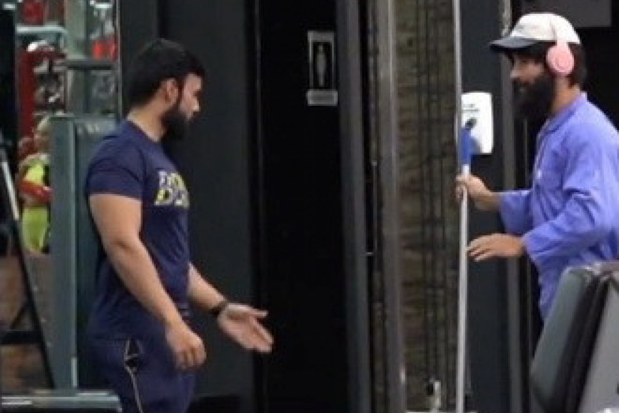 UŠAO JE DA OČISTI TERETANU A ONDA JE KAO OD ŠALE URADIO NAJZAHTEVNIJE VEŽBE: Svi su u neverici gledali u ovog muškarca, evo u čemu je njegova tajna (VIDEO)(VIDEO)