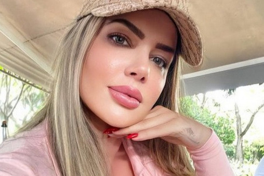 ZANOSNA BRAZILSKA LEPOTICA BUJNIH OBLINA DELI LEKCIJE: Za njene časove će se otimati muškarci, evo šta nudi ova plavuša (FOTO)