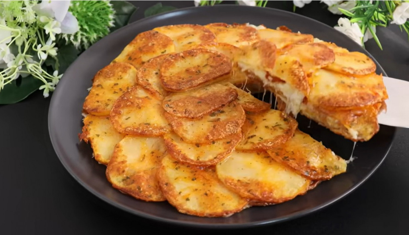 SUPER HRSKAVO! Ako imate samo 2 krompira napravite ovo ukusno jelo i oduševite čitavu porodicu, BRZO I LAKO! (VIDEO)