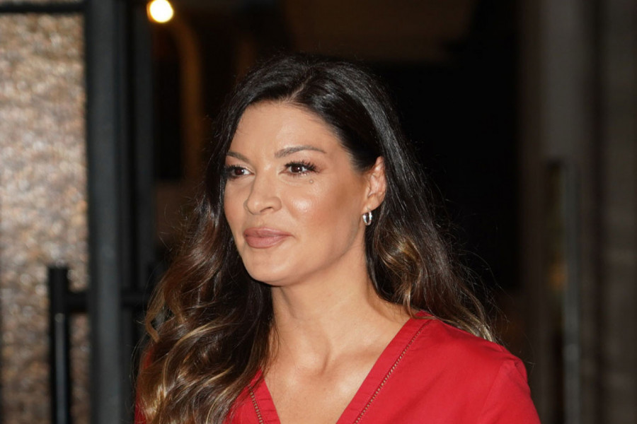 OVAKO IZGLEDA SANJA KUŽET U PETOM MESECU TRUDNOĆE: O njenom stajlingu bruje mreže, haljinica nikad kraća (FOTO)