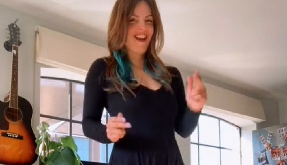 NAGLA SE DA ISEČE ROĐENDANSKU TORTU ZA SINA I SVE JE SEVNULO: Očevi su iskolačili oči i povadili telefone, niko više ne priča o dečjoj proslavi! (VIDEO)