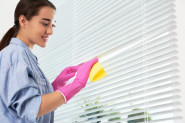 4 KORAKA ZA NAJLAKŠE, A NAJEFIKASNIJE ČIŠĆENJE ROLETNI I VENECIJANERA: Ovako napravite sredstvo koje će ukloniti i najgore mrlje na onima u kuhinji!