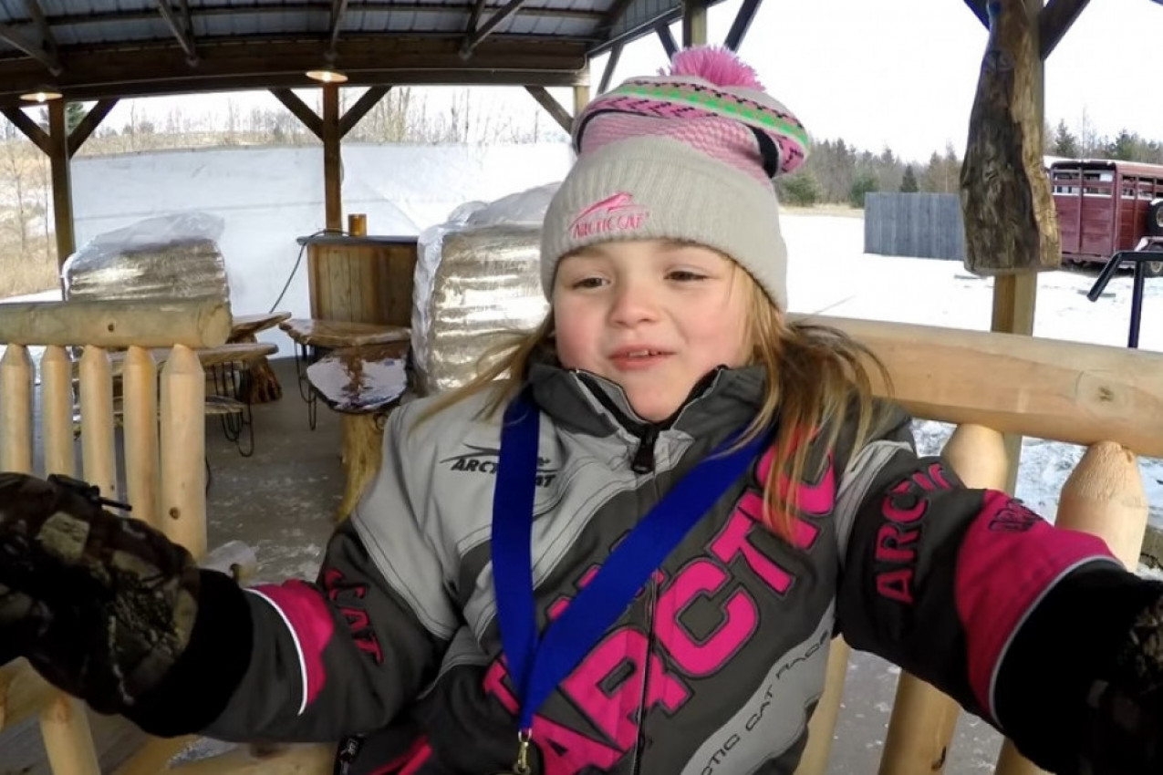 DEVOJČICA JE OTKRILA TAJNU BAKI I NJOJ SU U TRENU POTEKLE SUZE: Usledio je šok, starica je odmah odlučila da reaguje, petogodišnjakinja joj je pokazala šta sakuplja (FOTO)