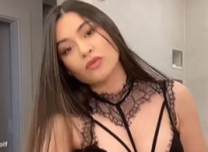 ZVEZDA FILMOVA ZA ODRASLE PROGOVORILA O GUBITKU NEVINOSTI: Evo koliko ih je imala otad, njeni fanovi šokirani priznanjem! (VIDEO)