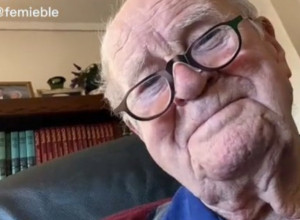 SVOJU VOLJENU ŽENU FOTOGRAFISAO JE KAD GOD MU JE BILA LEPA: Ali nje više nema, a ovi kadrovi pokazuju nešto sasvim drugo, nećete zadržati suze! (VIDEO)