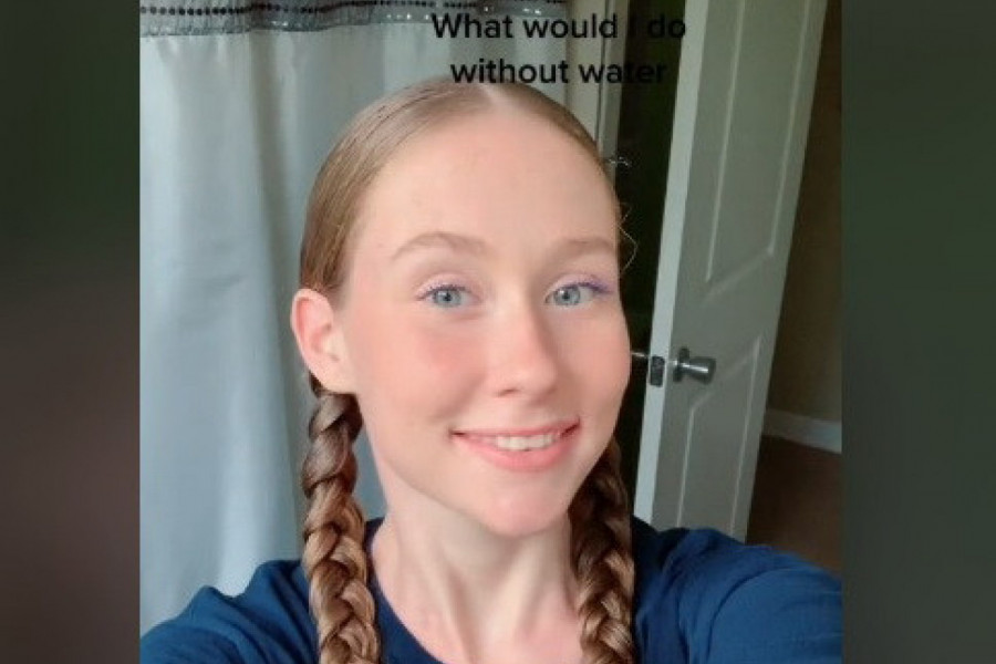 SA OVOM DEVOJČICOM JE SVE U REDU DOK NE RASPLETE KIKE: Scena koja se zatim dogodi zaprepastila je svet! (VIDEO)