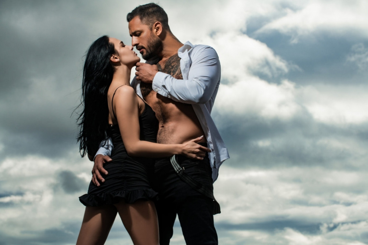 PREVARIO JE DEVOJKU, A ONA JE UČINILA NEŠTO ŠTO ĆE GA POTPUNO SLOMITI: Servirala je osvetu hladnu, kada bude video svoj automobil pozliće mu! (VIDEO)