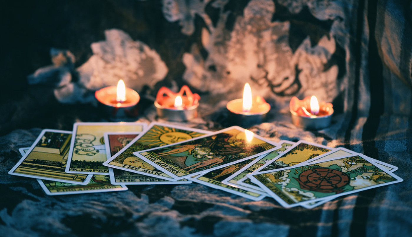 TAROT HOROSKOP OTKRIVA ŠTA VAS ČEKA DANAS: Blizanci, spremite se za obrt u odnosu s bliskom osobom, Bikovi za oslobađanje od toksične veze, a Device za preokret!