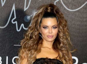 NIKOLINA PIŠEK SAMO U DONJEM VEŠU I BEZ ŠMINKE: Šta se desilo poznatoj voditeljki?! (FOTO/VIDEO)