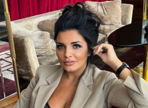 ZAVODLJIVA MILENA POPOVIĆ U ČIPKI, ljudi ne znaju gde pre da gledaju: Muškarci joj nude najneverovatnije stvari! (FOTO)