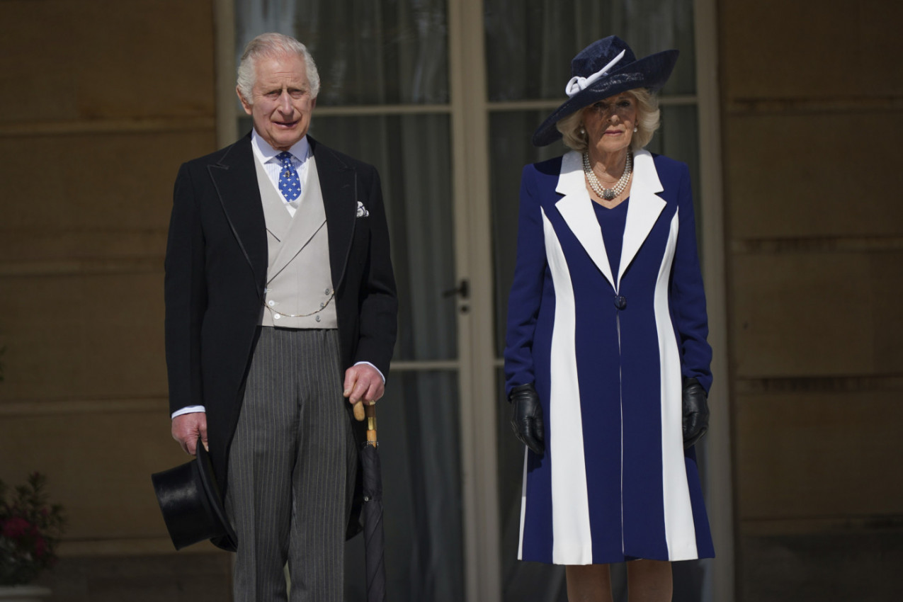 OTKRIVENO ŠTA SE DEŠAVA IZA ZIDINA PALATE UOČI KRUNISANJA: Čarls i Kamila napravili žurku za 10.000 ljudi, ovo su svi detalji (FOTO)