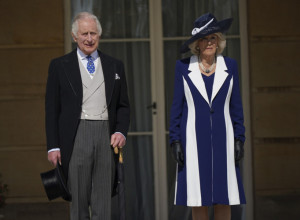 OTKRIVENO ŠTA SE DEŠAVA IZA ZIDINA PALATE UOČI KRUNISANJA: Čarls i Kamila napravili žurku za 10.000 ljudi, ovo su svi detalji (FOTO)