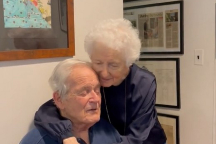 U BRAKU SU SKORO 70 GODINA I VOLE SE KAO I PRVOG DANA: Snimak bake i deke rastopiće i najnežnija srca, zanemećete kad čujete šta je NJIHOVA TAJNA! (VIDEO)