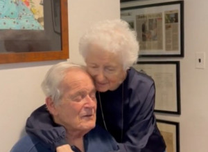 U BRAKU SU SKORO 70 GODINA I VOLE SE KAO I PRVOG DANA: Snimak bake i deke rastopiće i najnežnija srca, zanemećete kad čujete šta je NJIHOVA TAJNA! (VIDEO)