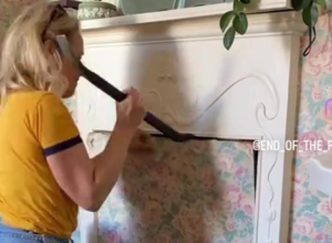 ČEKALA SAM 6 MESECI DA OTKRIJEM ŠTA SE KRIJE IZA STARIH CVETNIH TAPETA U KUĆI KOJU SAM KUPILA! UsledilI su šok, neverica i vrisak: Ali zašto bi iko na svetu krio ovako nešto?! (FOTO/VIDEO)