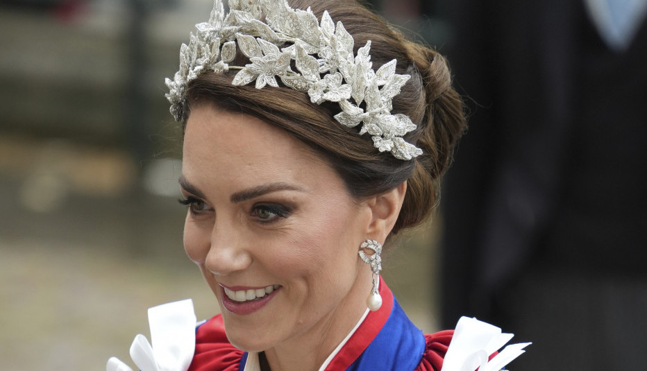 SVI BRUJE O KEJT MIDLTON I NJENOM POTEZU TOKOM KRUNISANJA: Njena haljina ostavila je bez daha! (FOTO)