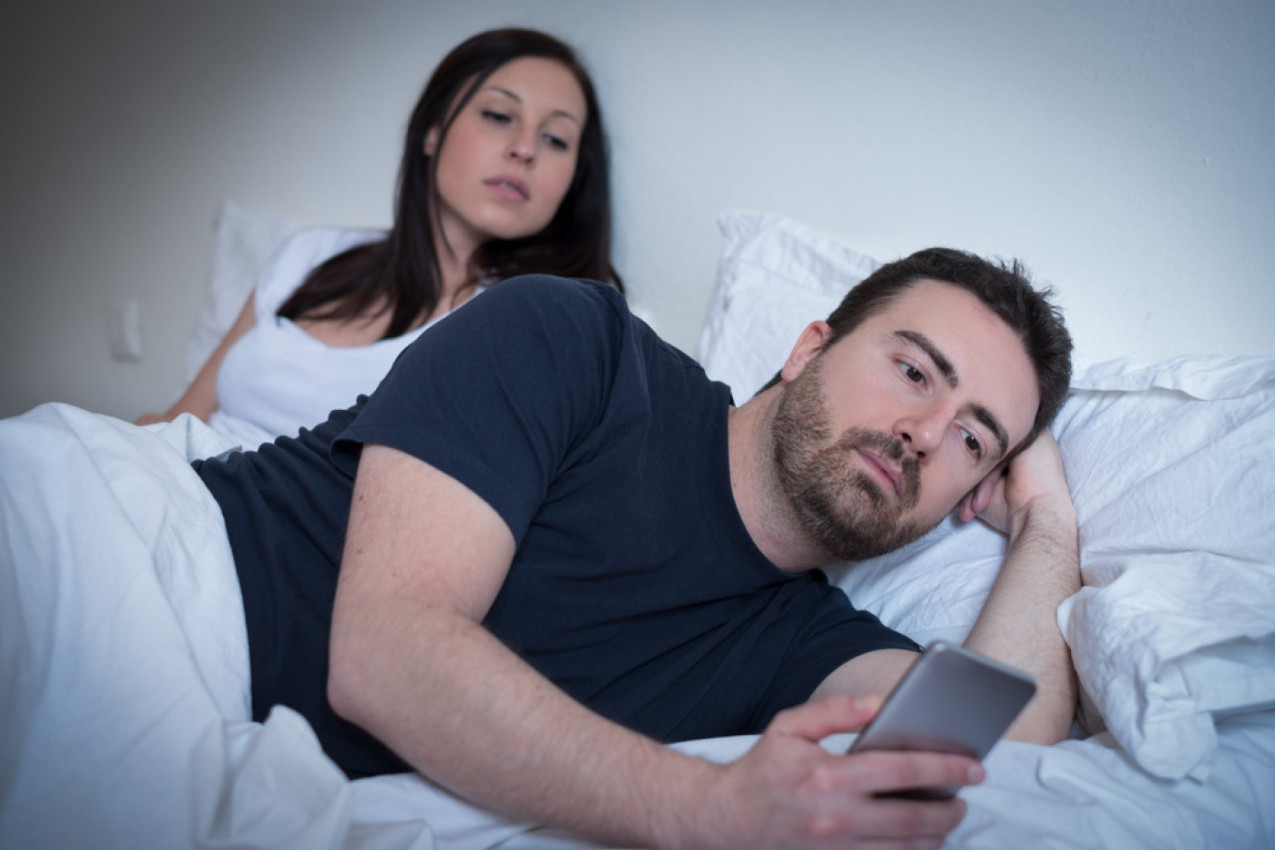 MOJ PARTNER JE RAZVEDEN, ali sam ostala u šoku kada sam mu otkrila poruke u telefonu! To što je slao bivšoj ne mogu da zaboravim!