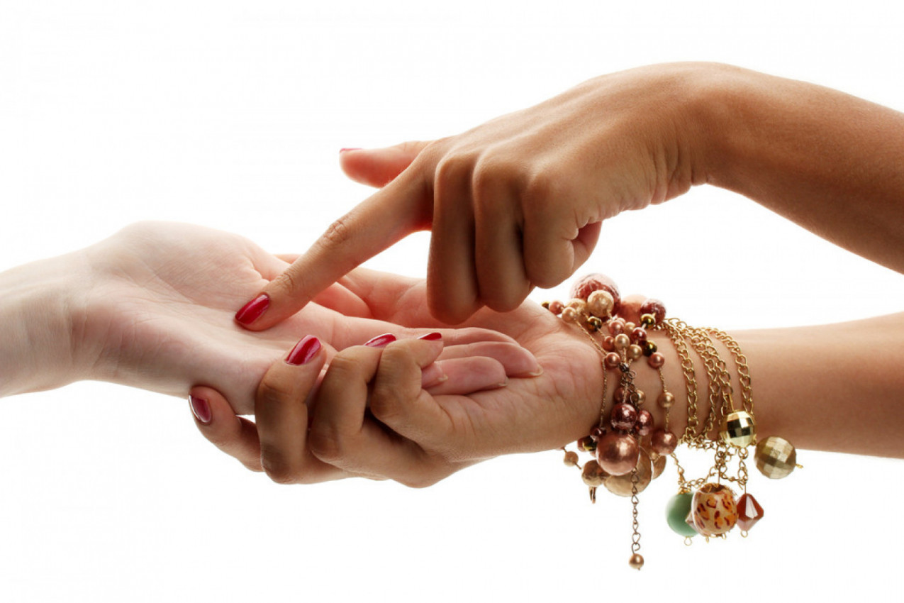 POGLEDAJTE DA LI IMATE LINIJU ANĐELA ČUVARA NA SVOM DLANU: Evo šta ona pokazuje! (FOTO)